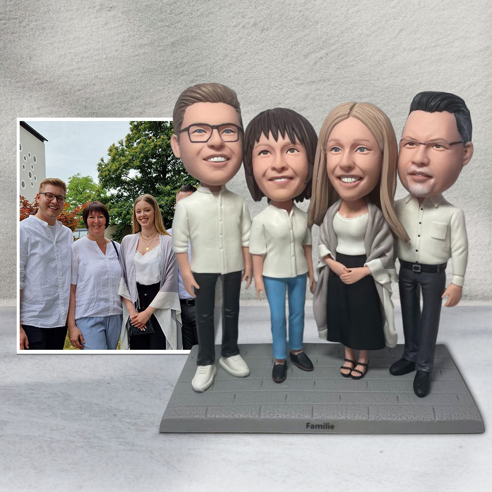 Personalisierte Bobblehead-Wackelkopf-Figur für 4 Personen – Einzigartiges Andenken mit Gravur