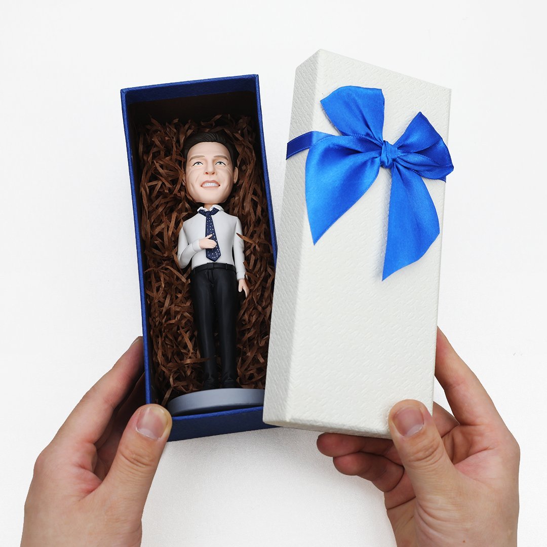 Personalizirani Coach Bobblehead – trenerka s graviranjem