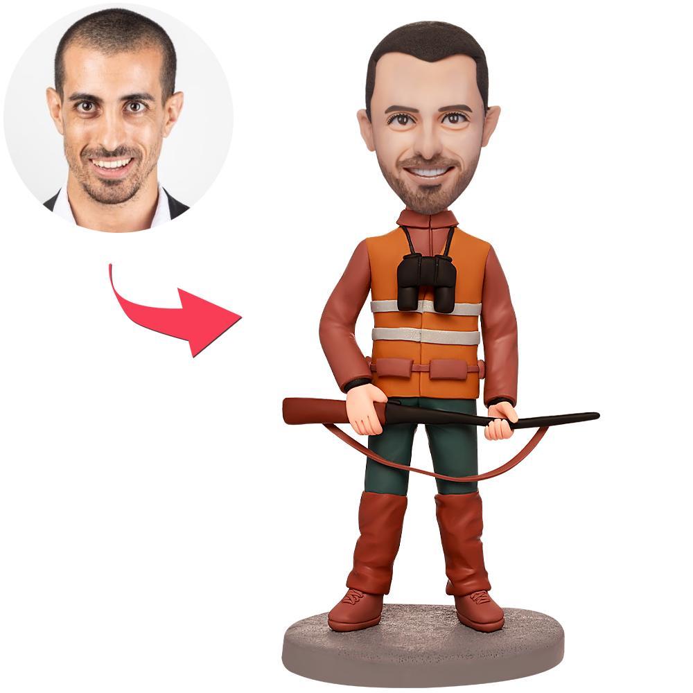 Personalizirani Hunter Bobblehead – s puškom i gravurom